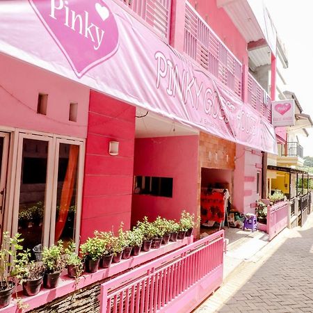 Pinky Guest House Syariah Kota Batu Batu (East Java) Exterior foto