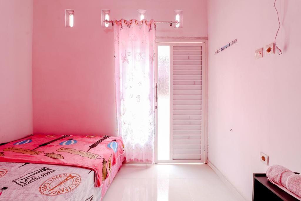 Pinky Guest House Syariah Kota Batu Batu (East Java) Exterior foto